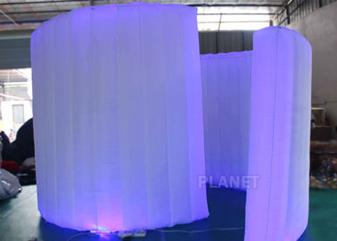 प्रदर्शन करने योग्य फोटो बूथ दीवार 9.82 फीट लंबाई एसी 110/220 वी आपूर्ति वोल्टेज